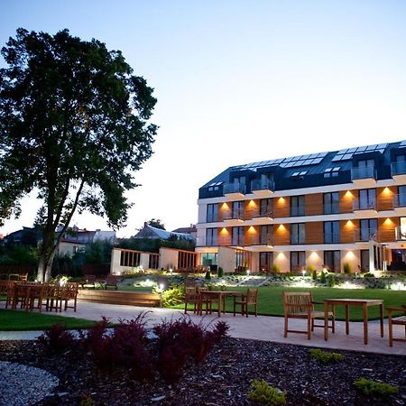 Hotel Uniejow Eksteriør bilde
