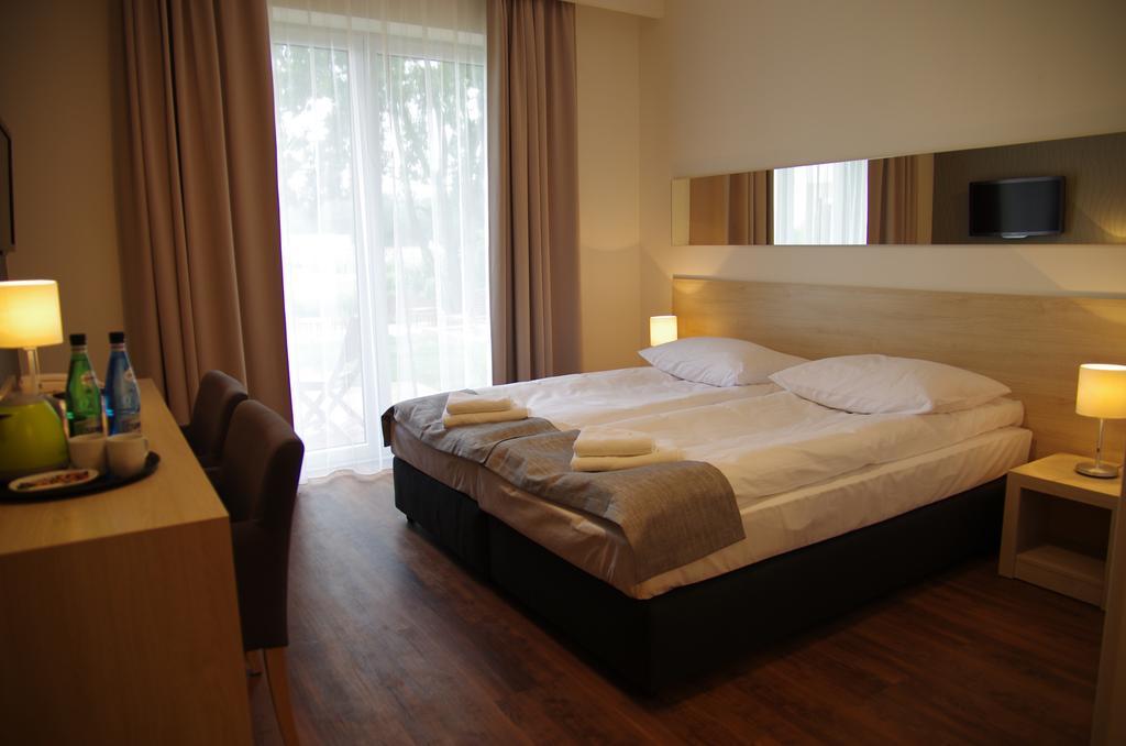 Hotel Uniejow Eksteriør bilde