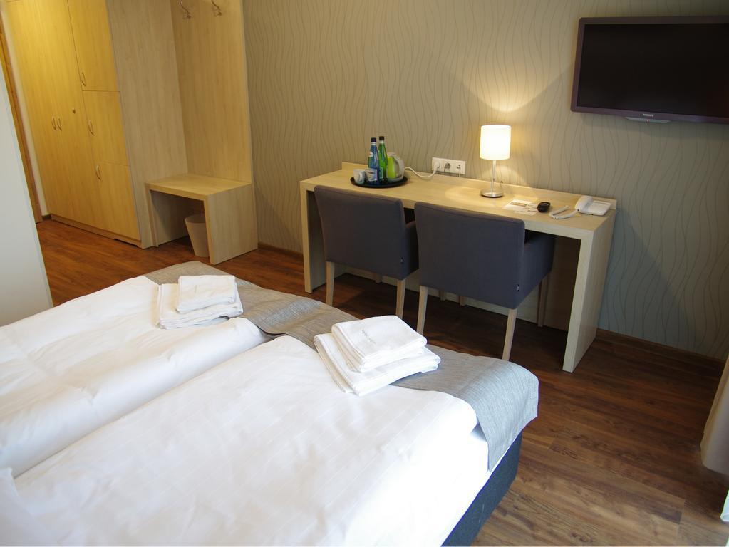 Hotel Uniejow Rom bilde