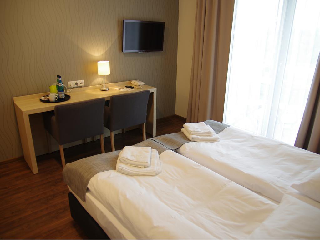 Hotel Uniejow Eksteriør bilde