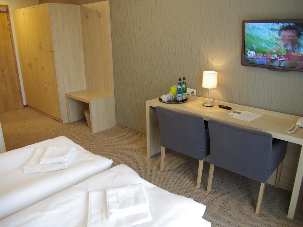 Hotel Uniejow Eksteriør bilde