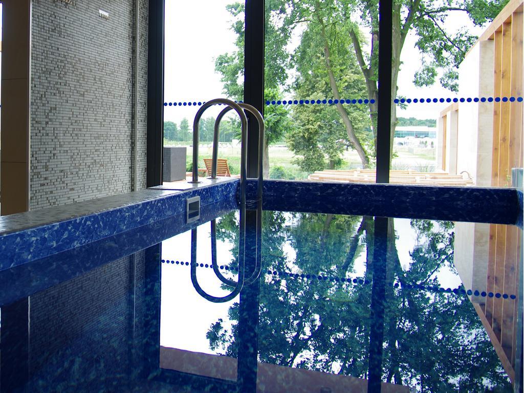 Hotel Uniejow Eksteriør bilde