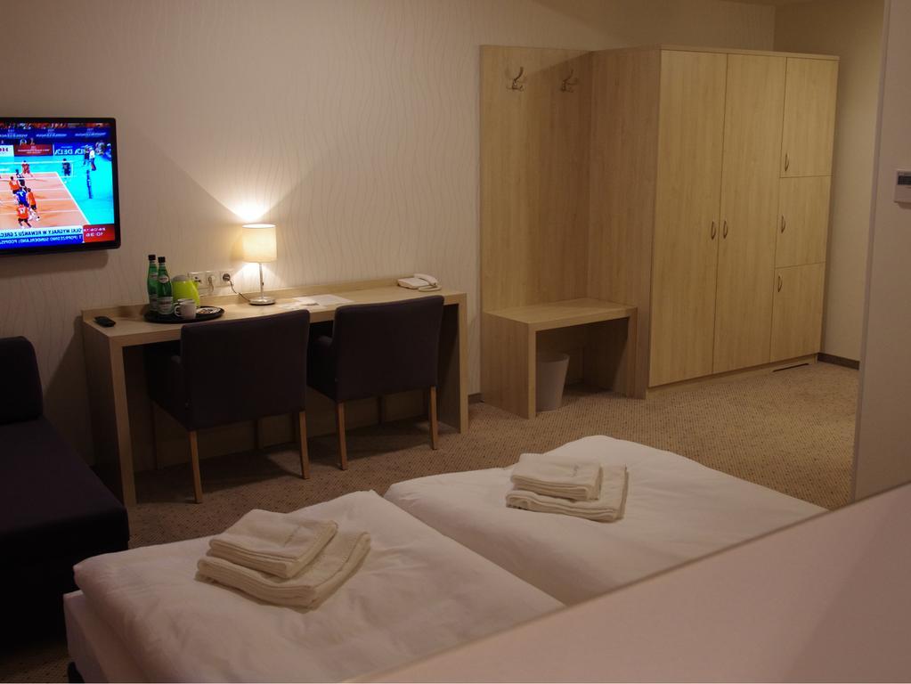 Hotel Uniejow Eksteriør bilde