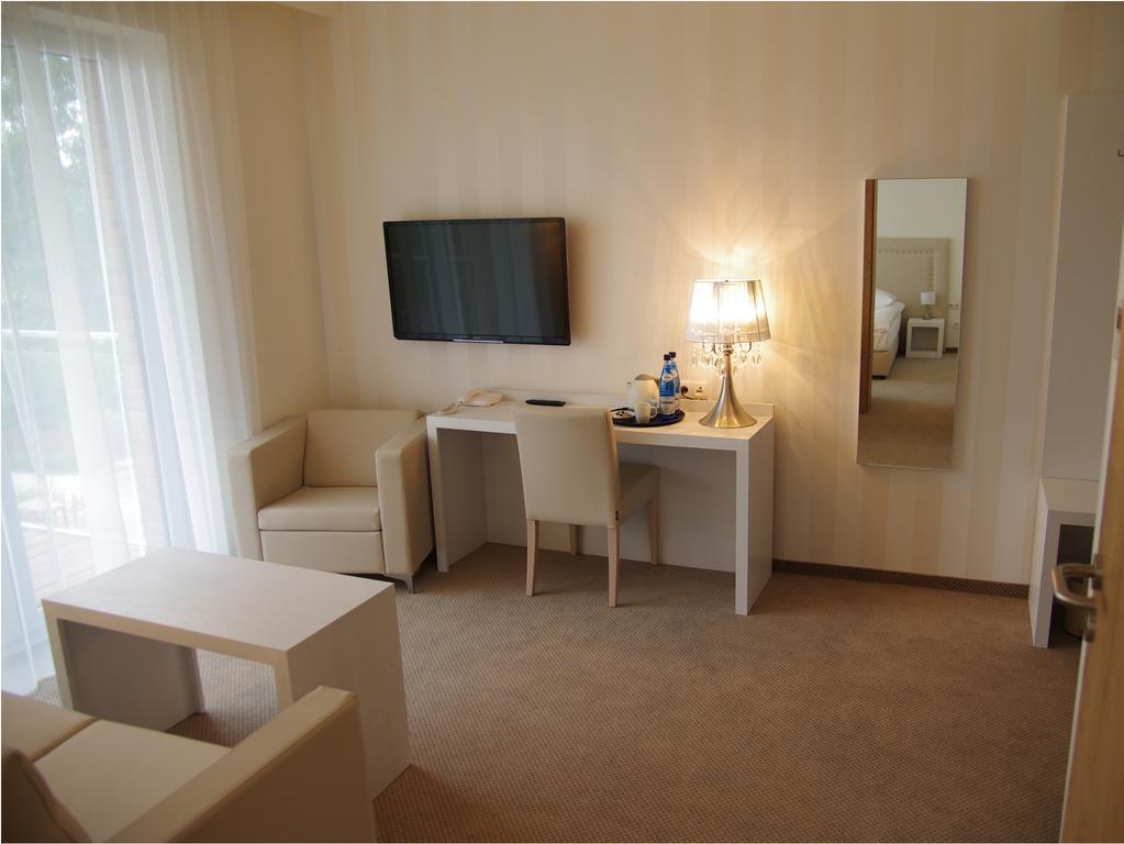 Hotel Uniejow Rom bilde