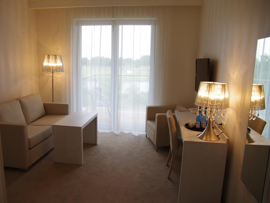 Hotel Uniejow Eksteriør bilde