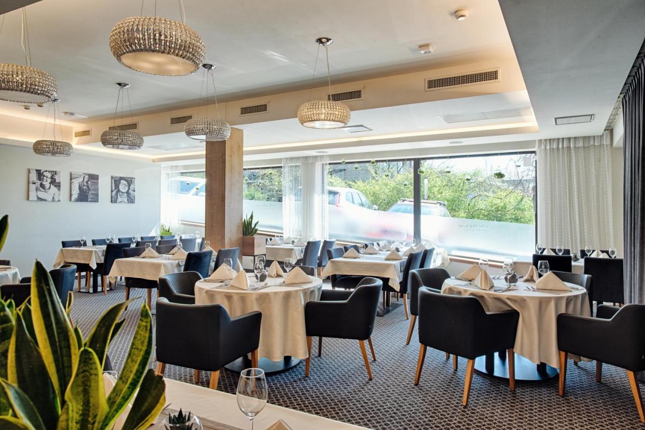 Hotel Uniejow Eksteriør bilde