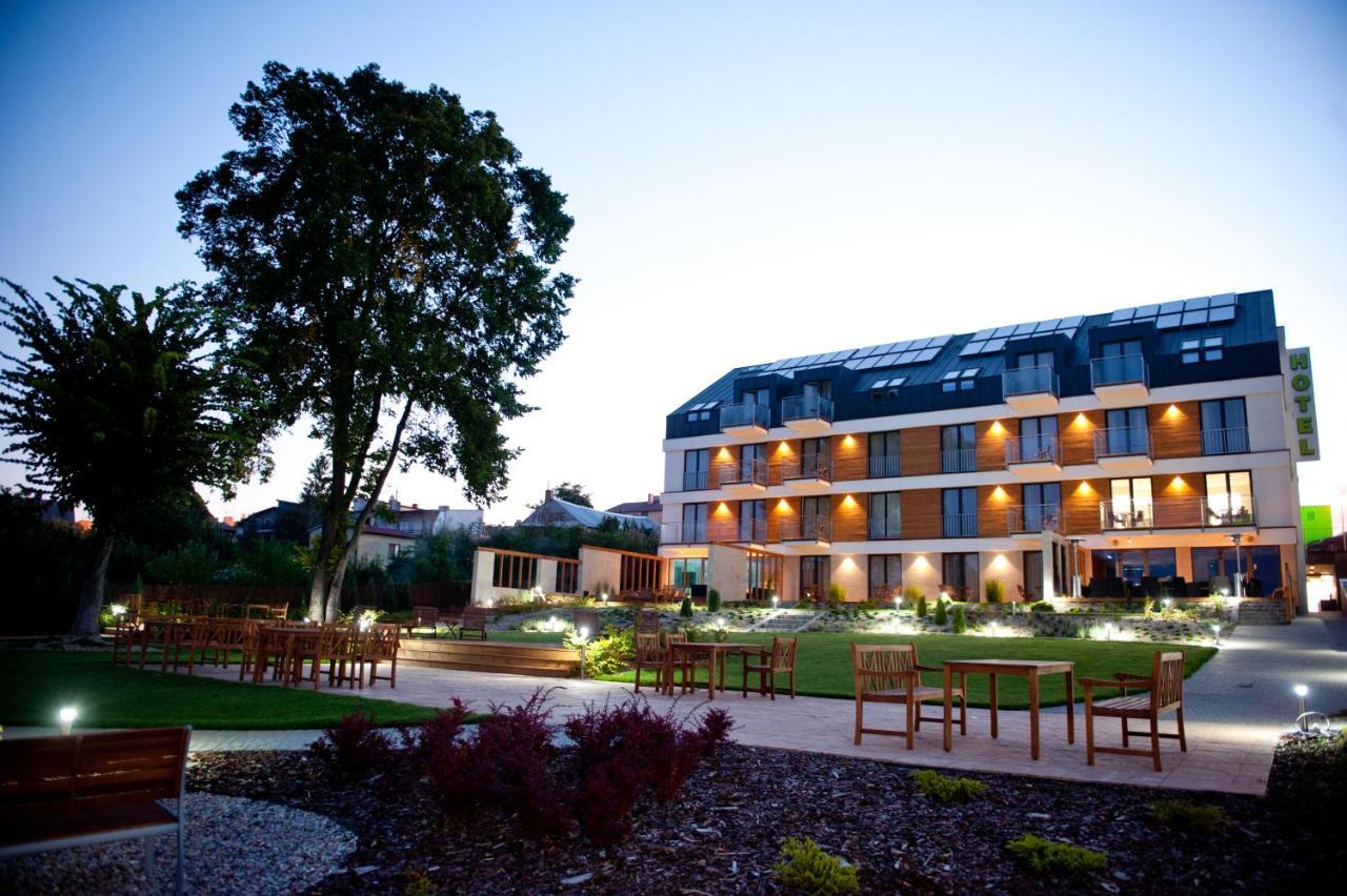 Hotel Uniejow Eksteriør bilde