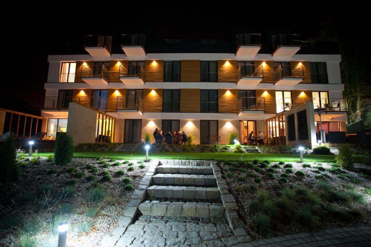 Hotel Uniejow Eksteriør bilde
